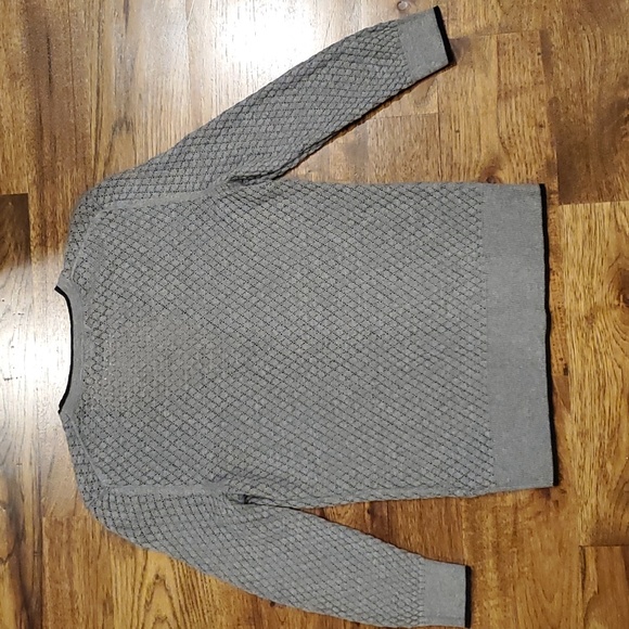 Womens H & M gray & black v neck button sweater size S - Picture 4 of 4
